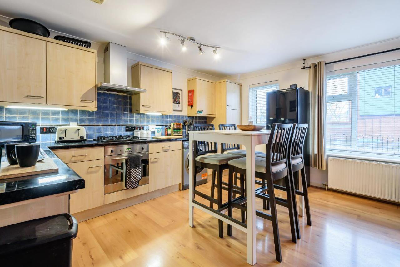 Stylish 2 Bedroom Apartment, Central Exeter, Parking On Site מראה חיצוני תמונה