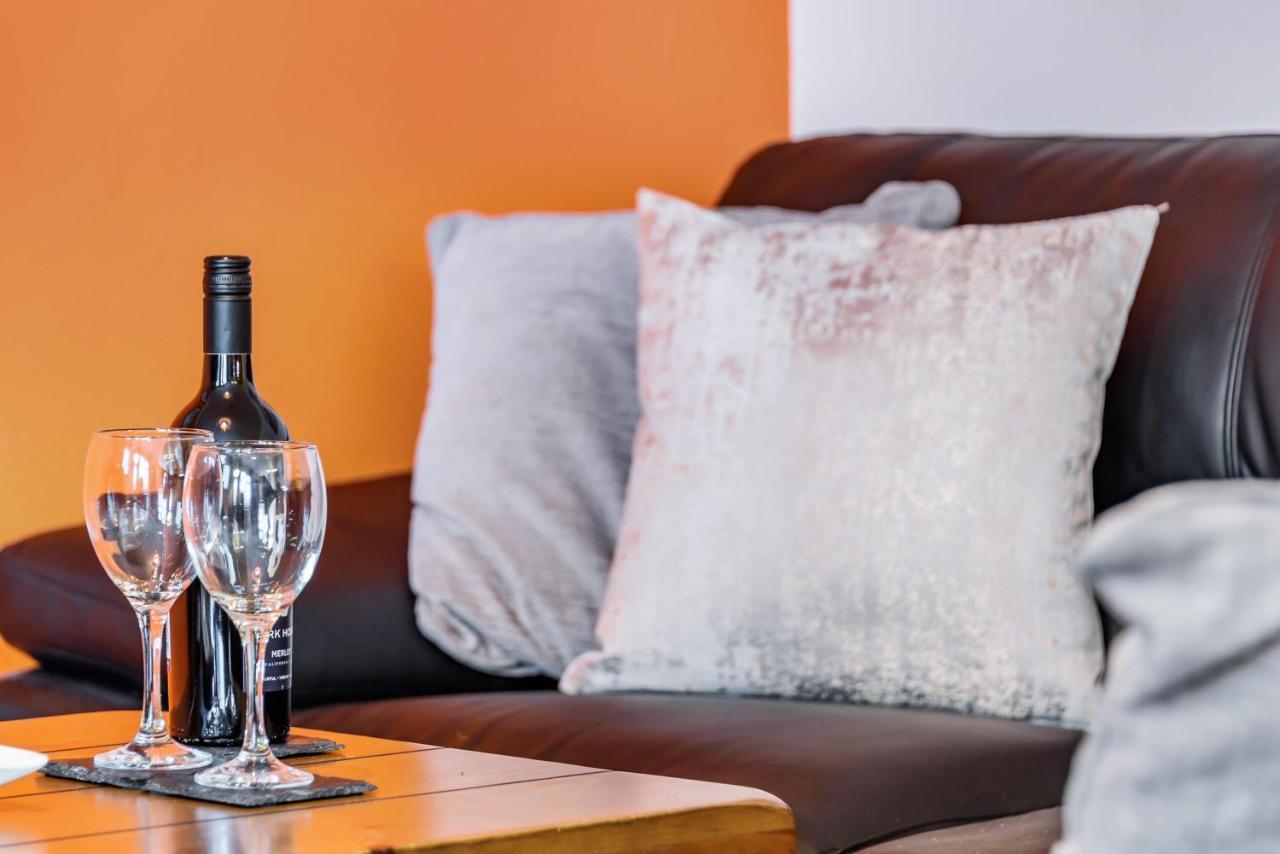 Stylish 2 Bedroom Apartment, Central Exeter, Parking On Site מראה חיצוני תמונה