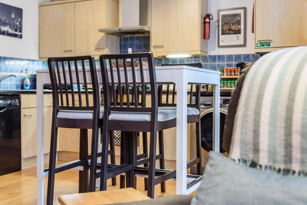 Stylish 2 Bedroom Apartment, Central Exeter, Parking On Site מראה חיצוני תמונה