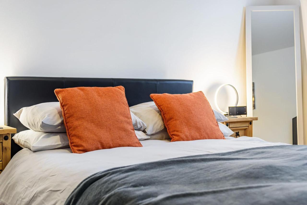 Stylish 2 Bedroom Apartment, Central Exeter, Parking On Site מראה חיצוני תמונה